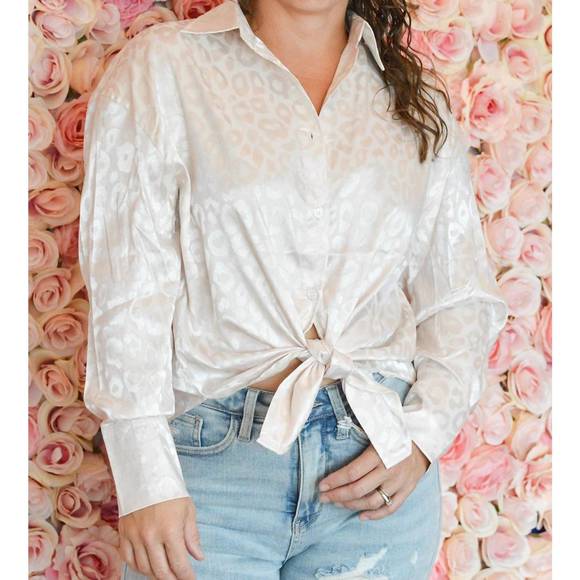 AND THE WHY Tops - NEW AND THE WHY luxe leopard button up top in dusty rose